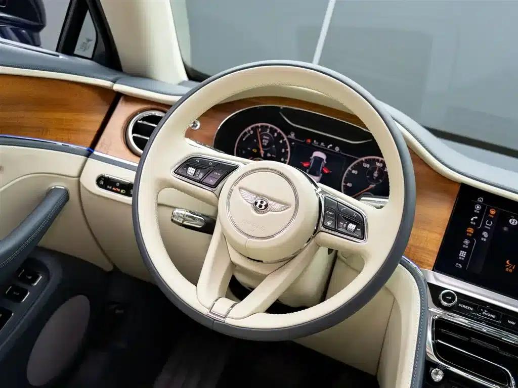 2022 Mercedes-Benz Flying Spur Plug-in Hybrid 2.9T V6 Hybrid Mulliner — миниатюра 16