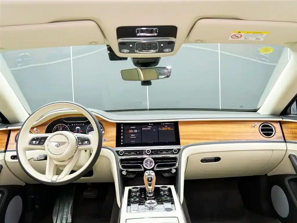2022 Mercedes-Benz Flying Spur Plug-in Hybrid 2.9T V6 Hybrid Mulliner — миниатюра 16