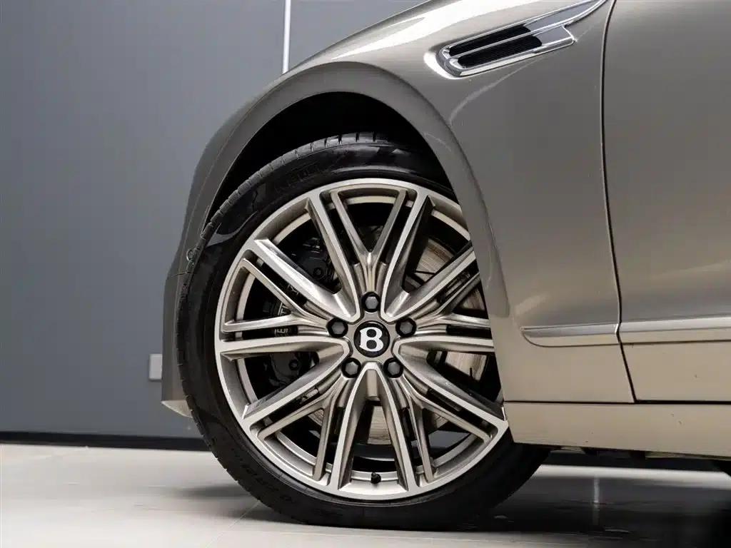 2022 Mercedes-Benz Flying Spur Plug-in Hybrid 2.9T V6 Hybrid Mulliner — миниатюра 6