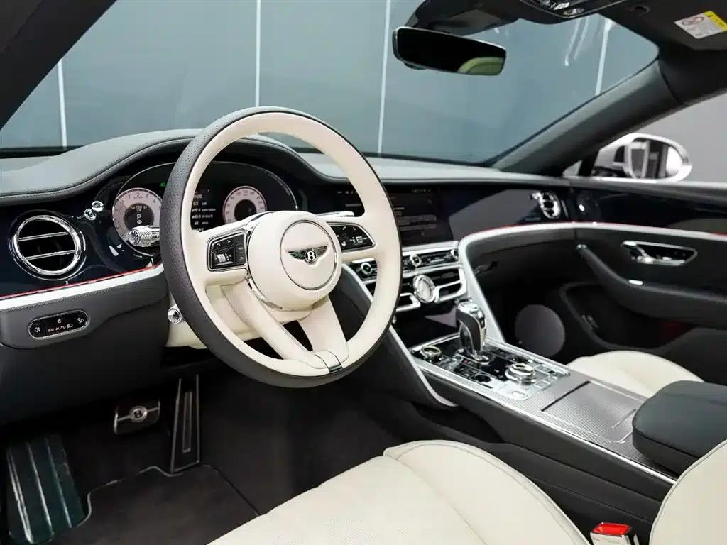 Flying Spur Plug-in Hybrid 2025 4.0T V8 Mulliner — миниатюра 12