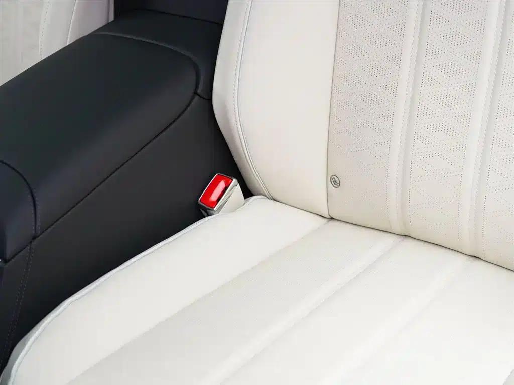 Flying Spur Plug-in Hybrid 2025 4.0T V8 Mulliner — миниатюра 16