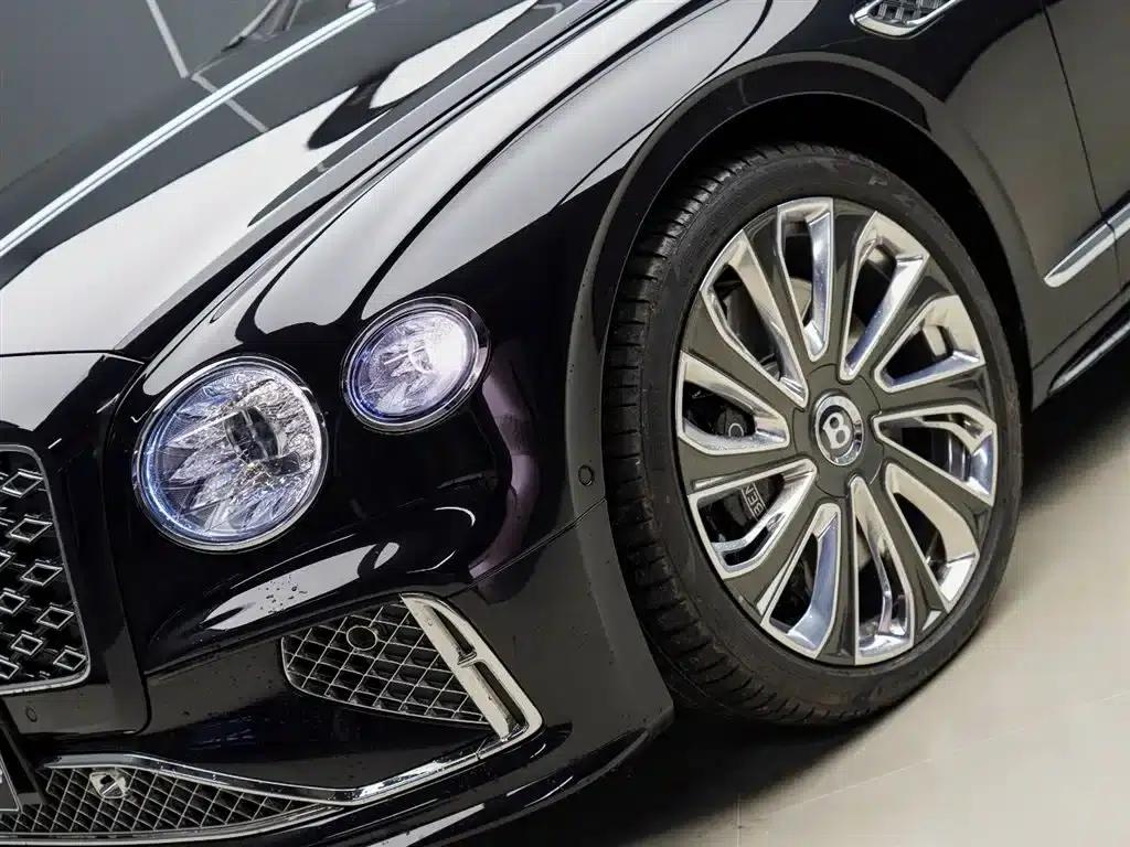 Flying Spur Plug-in Hybrid 2025 4.0T V8 Mulliner — миниатюра 3