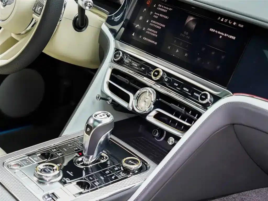 Flying Spur Plug-in Hybrid 2025 4.0T V8 Mulliner — миниатюра 22