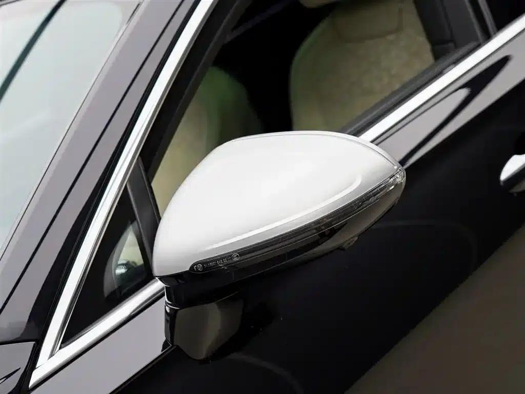 Flying Spur Plug-in Hybrid 2025 4.0T V8 Mulliner — миниатюра 8