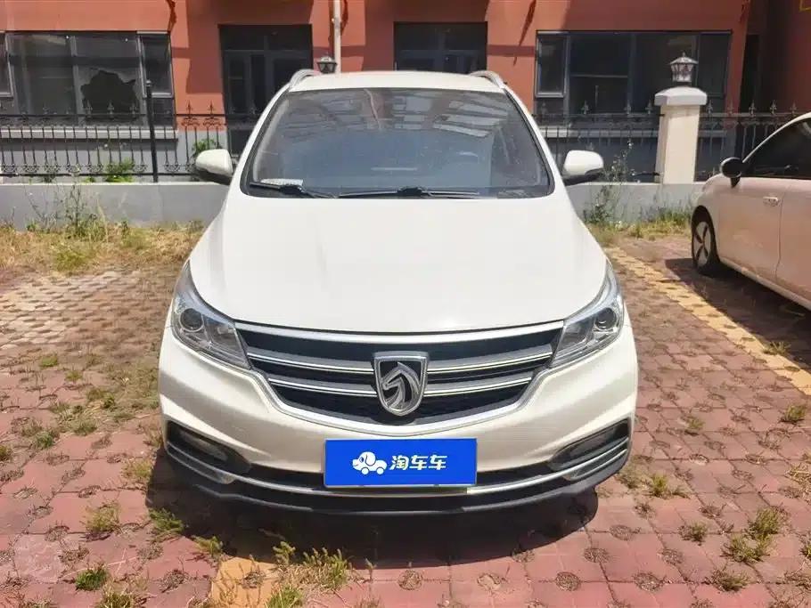 Baojun 730 2021 1.5L Manual Fashion 7-Seater — миниатюра 2