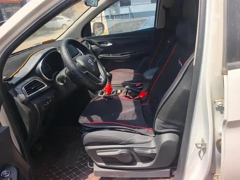 Baojun 730 2021 1.5L Manual Fashion 7-Seater — миниатюра 9