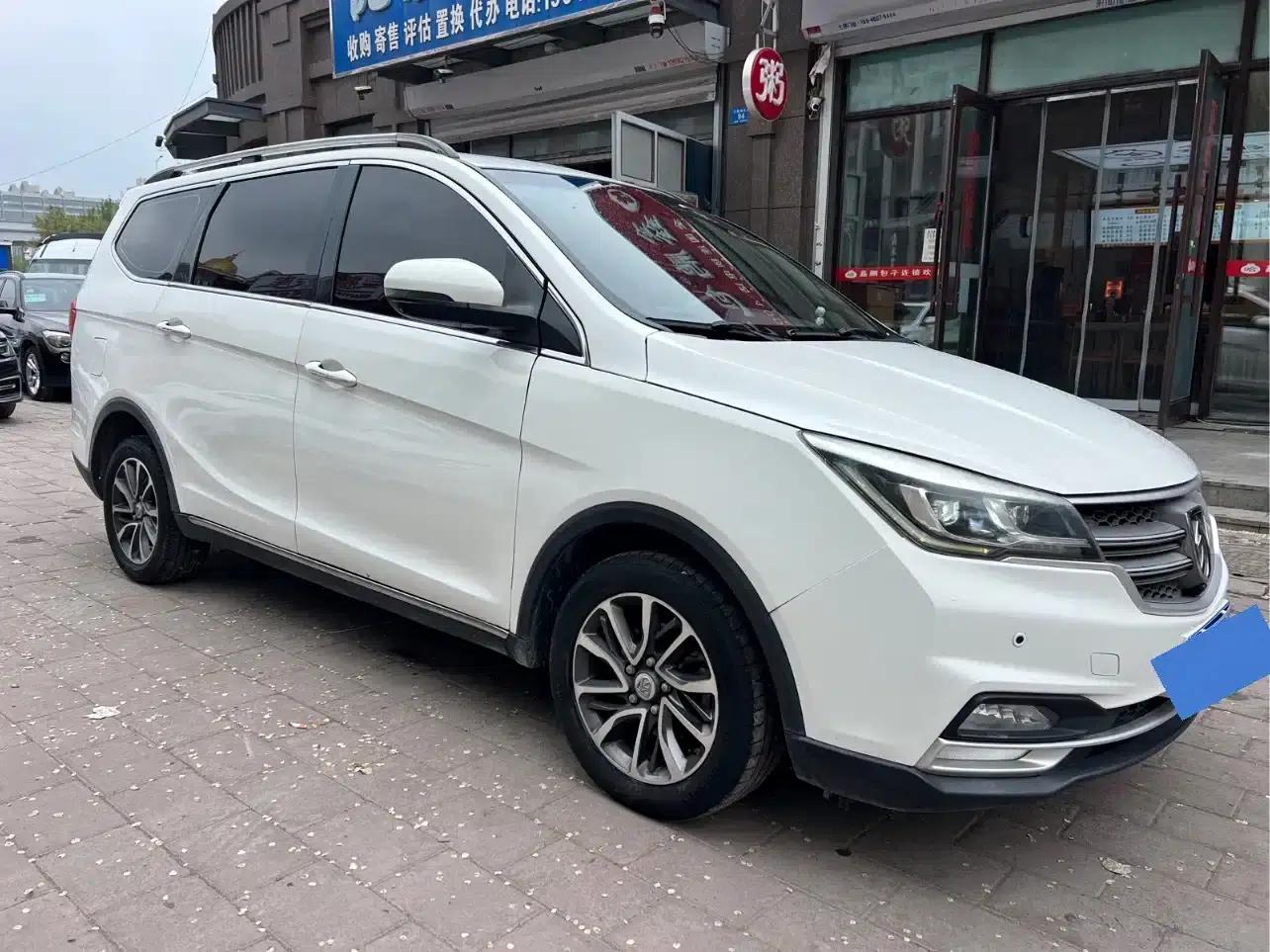 Baojun 730 2017 1.8L iAMT Luxury 7-seater — миниатюра 3