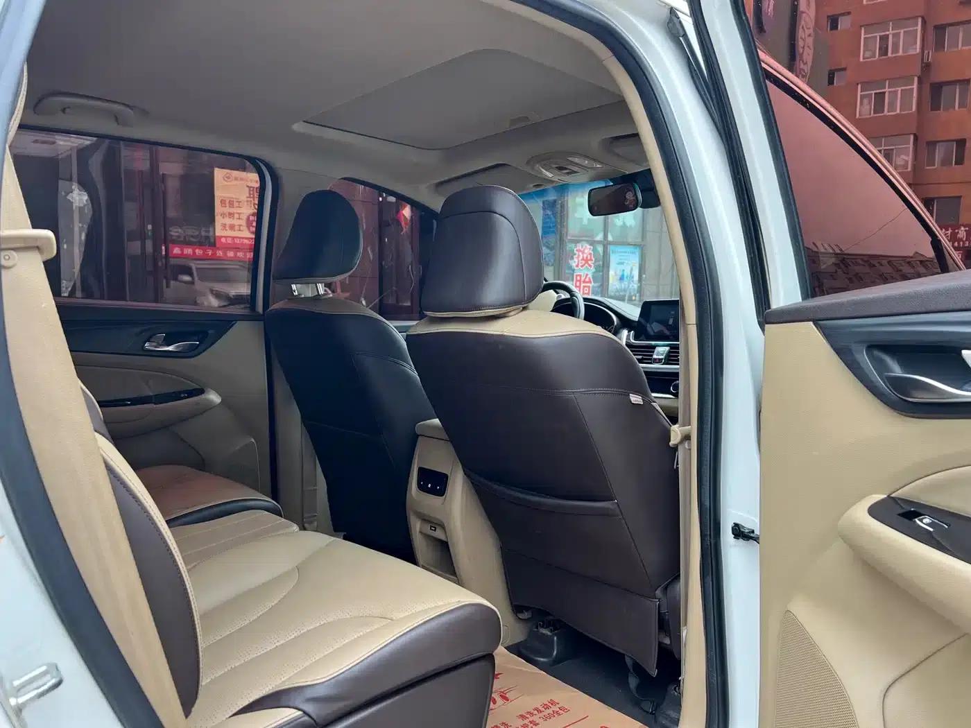 Baojun 730 2017 1.8L iAMT Luxury 7-seater — миниатюра 10