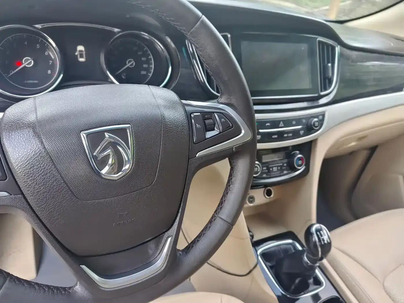Baojun 730 2016 1.8L Manual Deluxe 7-Seater — миниатюра 6