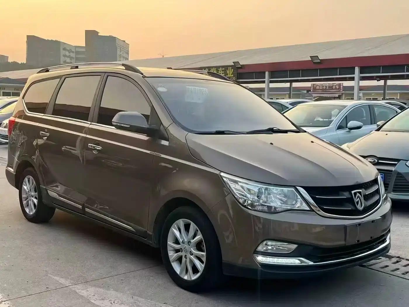 Baojun 730 2016 1.5T Manual Deluxe 7-Seater — миниатюра 3