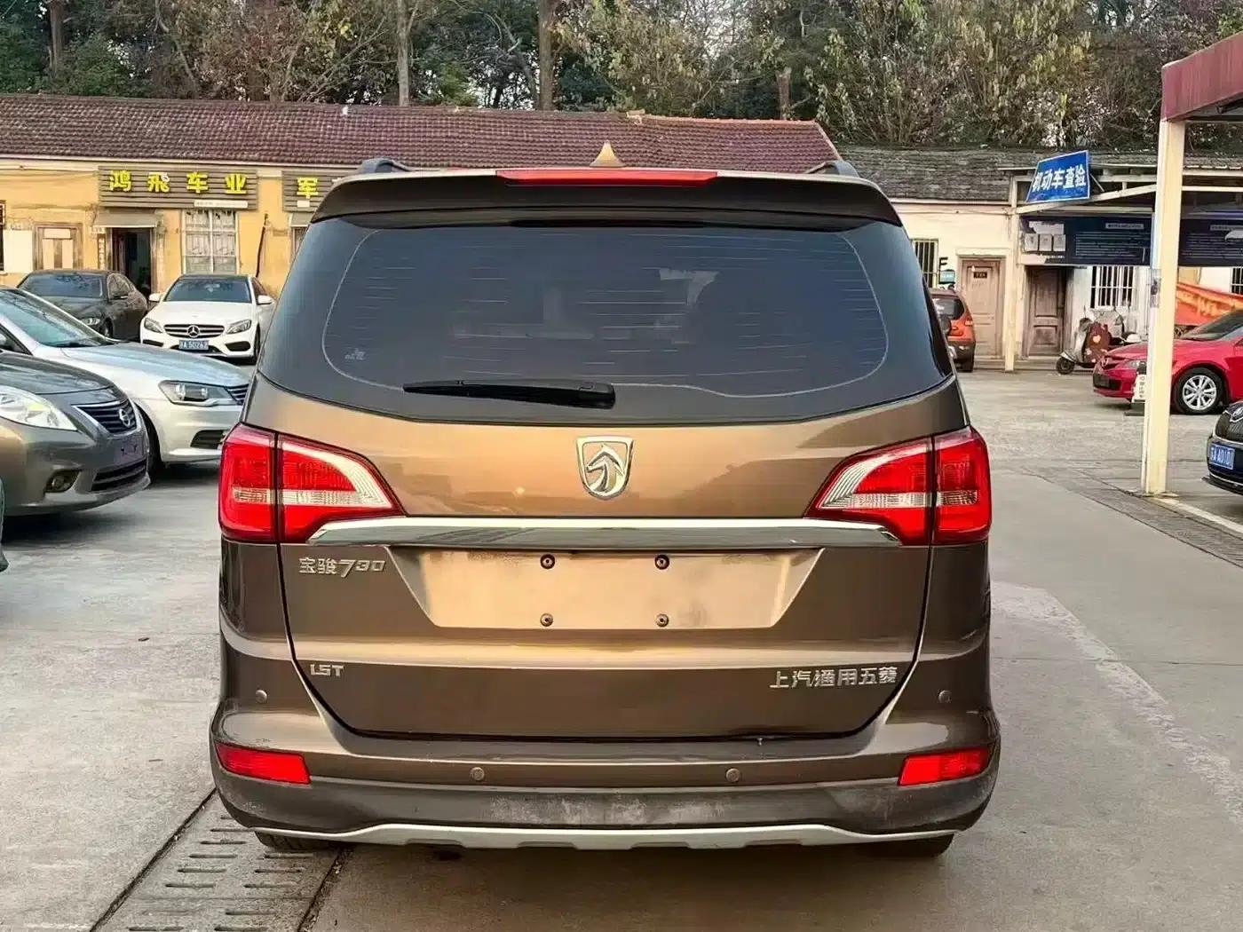 Baojun 730 2016 1.5T Manual Deluxe 7-Seater — миниатюра 8