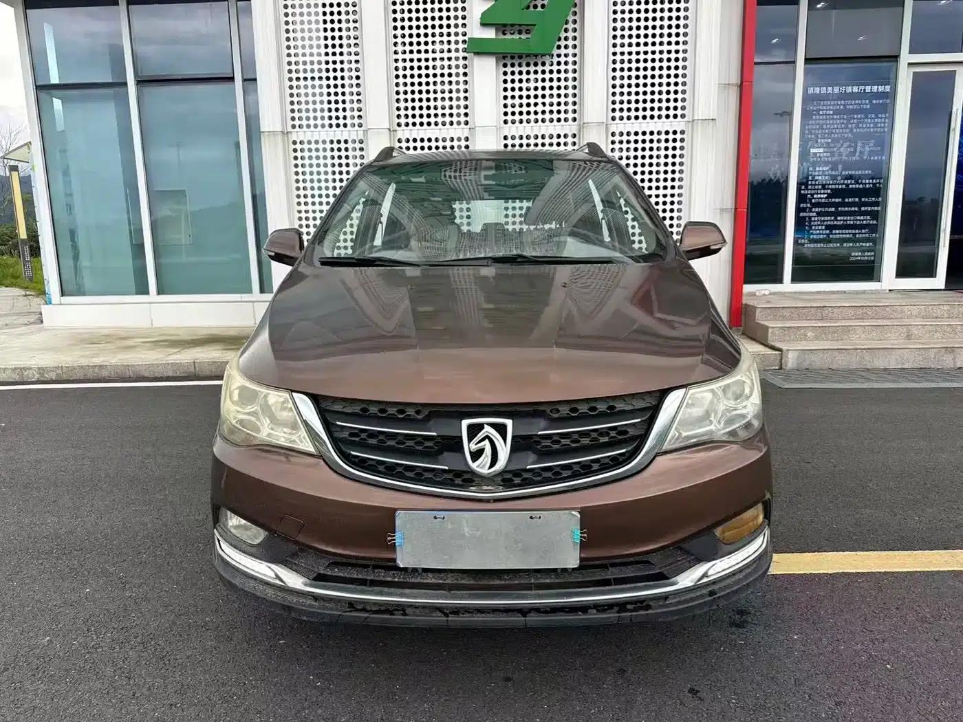 Baojun 730 2016 1.8L Manual Deluxe 7-Seater — миниатюра 2