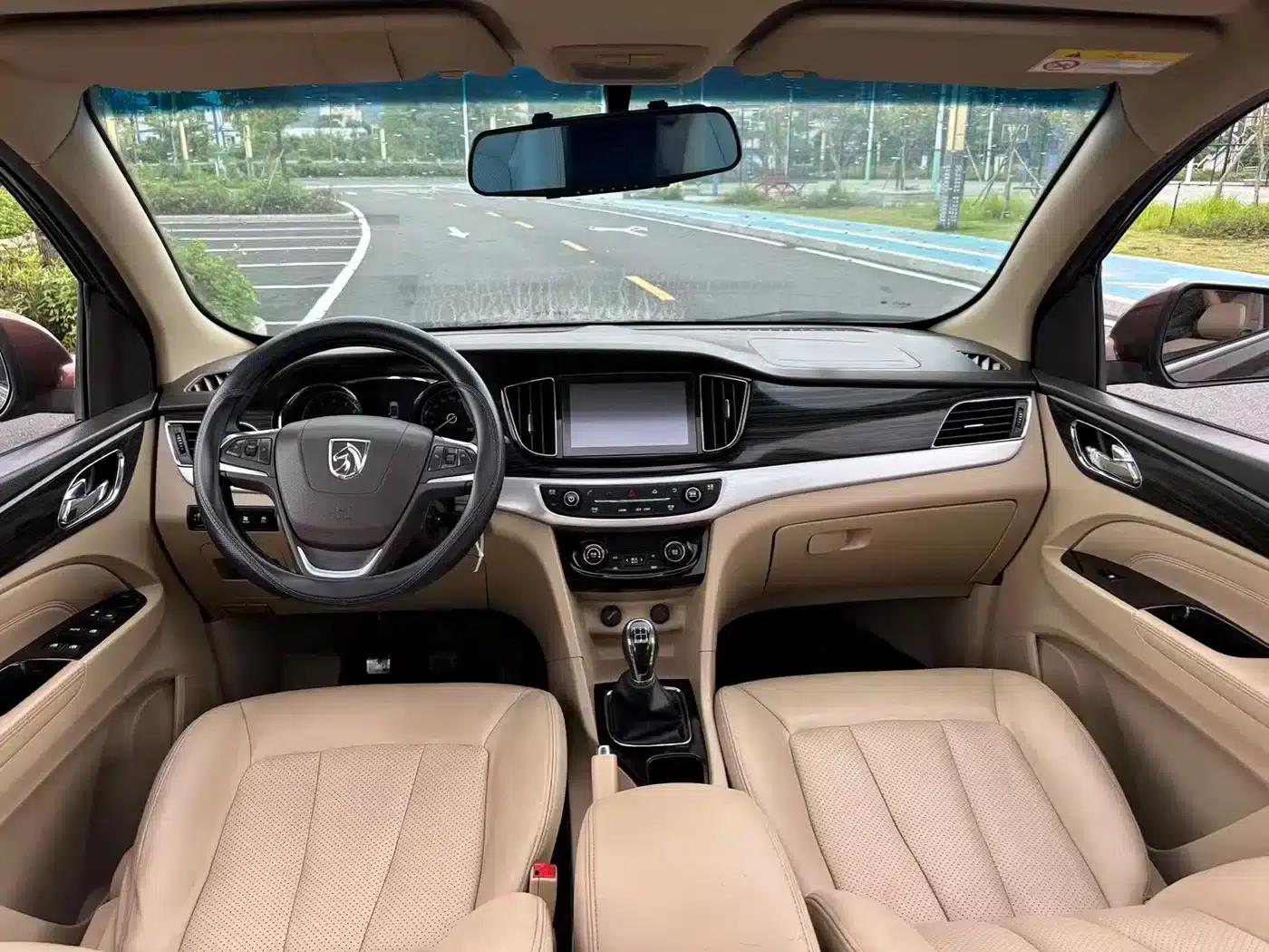 Baojun 730 2016 1.8L Manual Deluxe 7-Seater — миниатюра 13