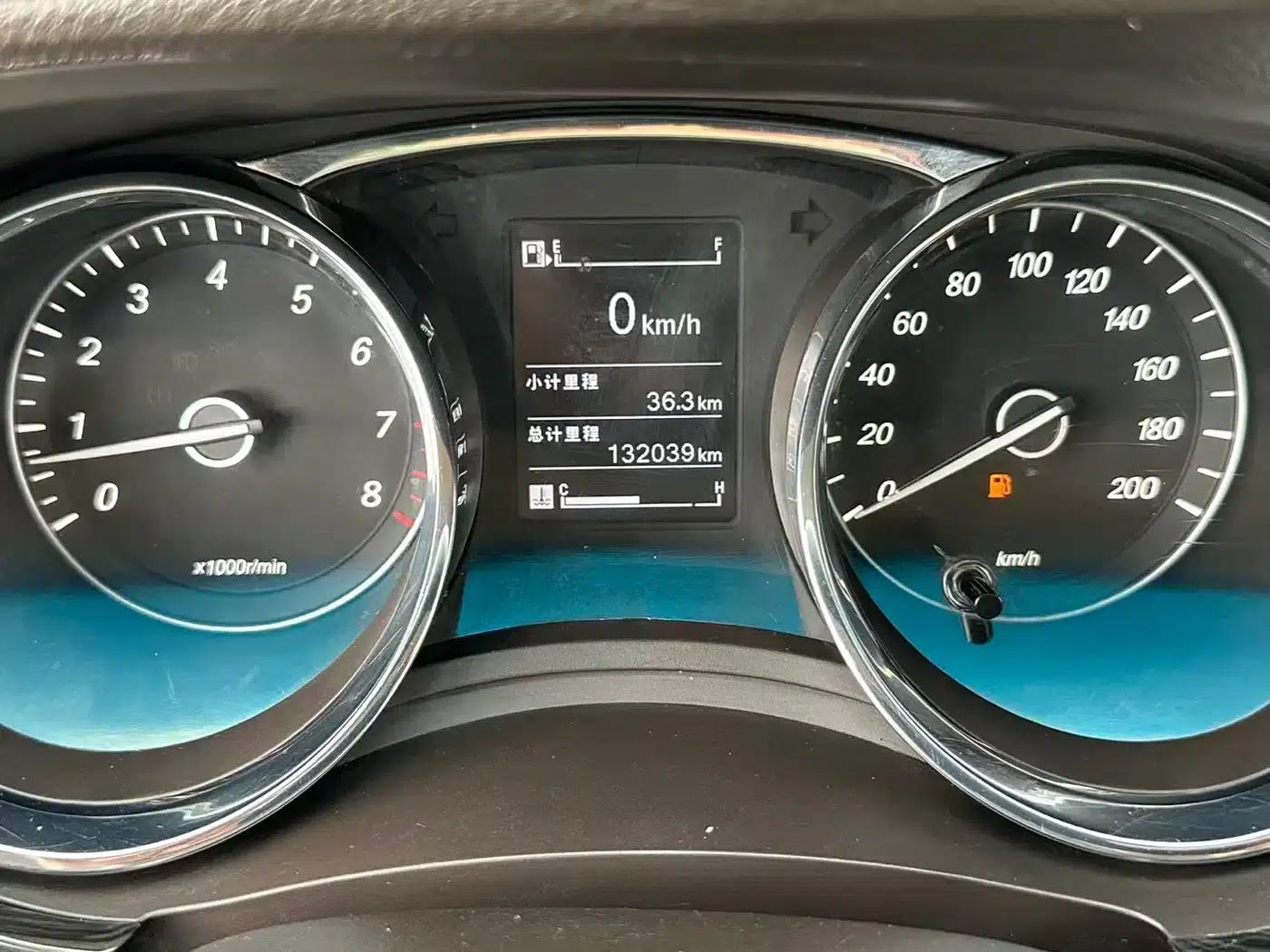 Baojun 730 2016 1.8L Manual Deluxe 7-Seater — миниатюра 15