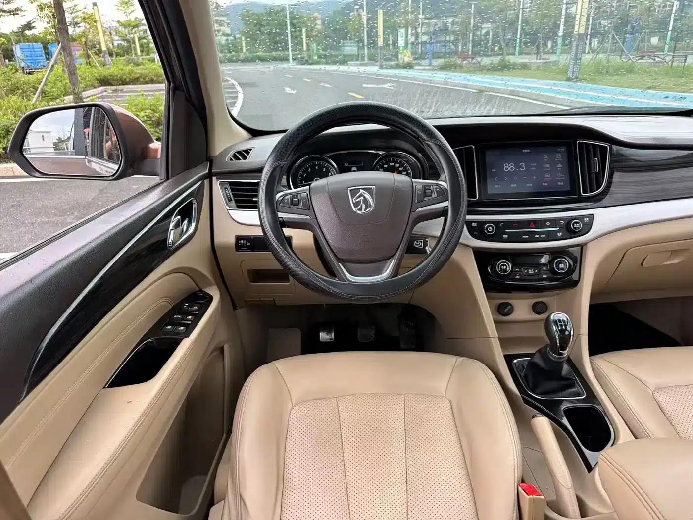 Baojun 730 2016 1.8L Manual Deluxe 7-Seater — миниатюра 16
