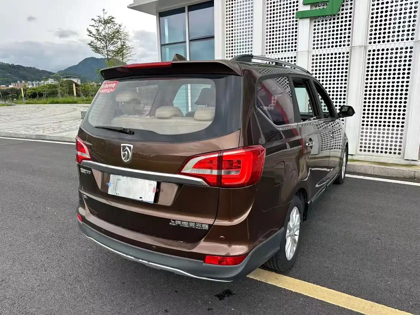Baojun 730 2016 1.8L Manual Deluxe 7-Seater — миниатюра 28