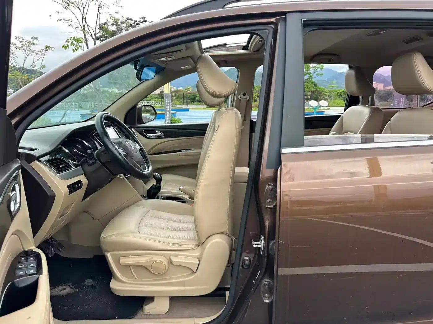 Baojun 730 2016 1.8L Manual Deluxe 7-Seater — миниатюра 7