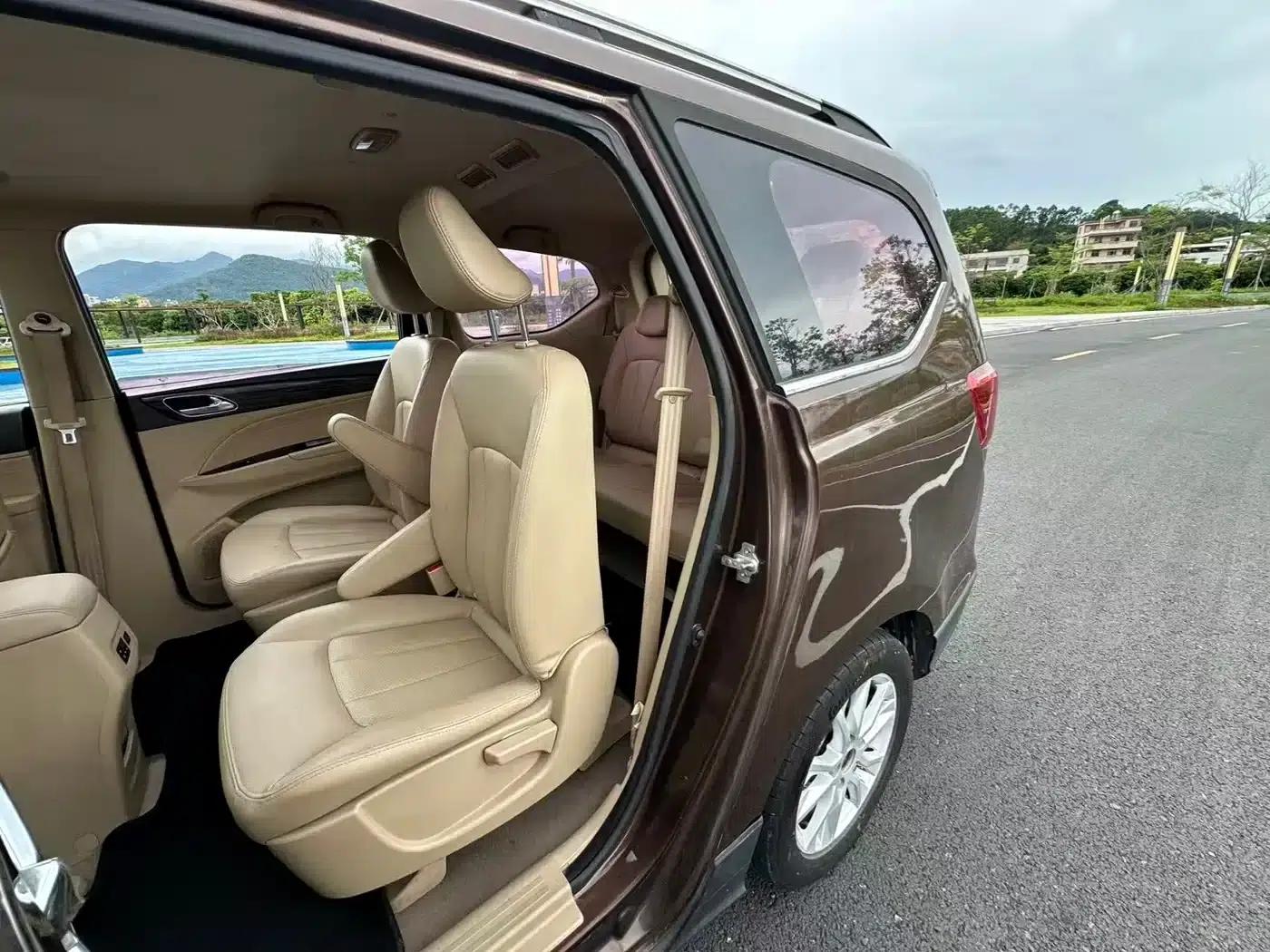 Baojun 730 2016 1.8L Manual Deluxe 7-Seater — миниатюра 8