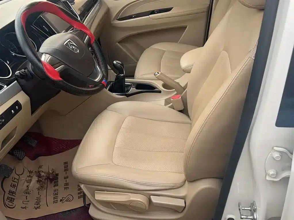 Baojun 730 2016 1.5L Manual Comfort 7-Seater National V Emission Standard — миниатюра 12