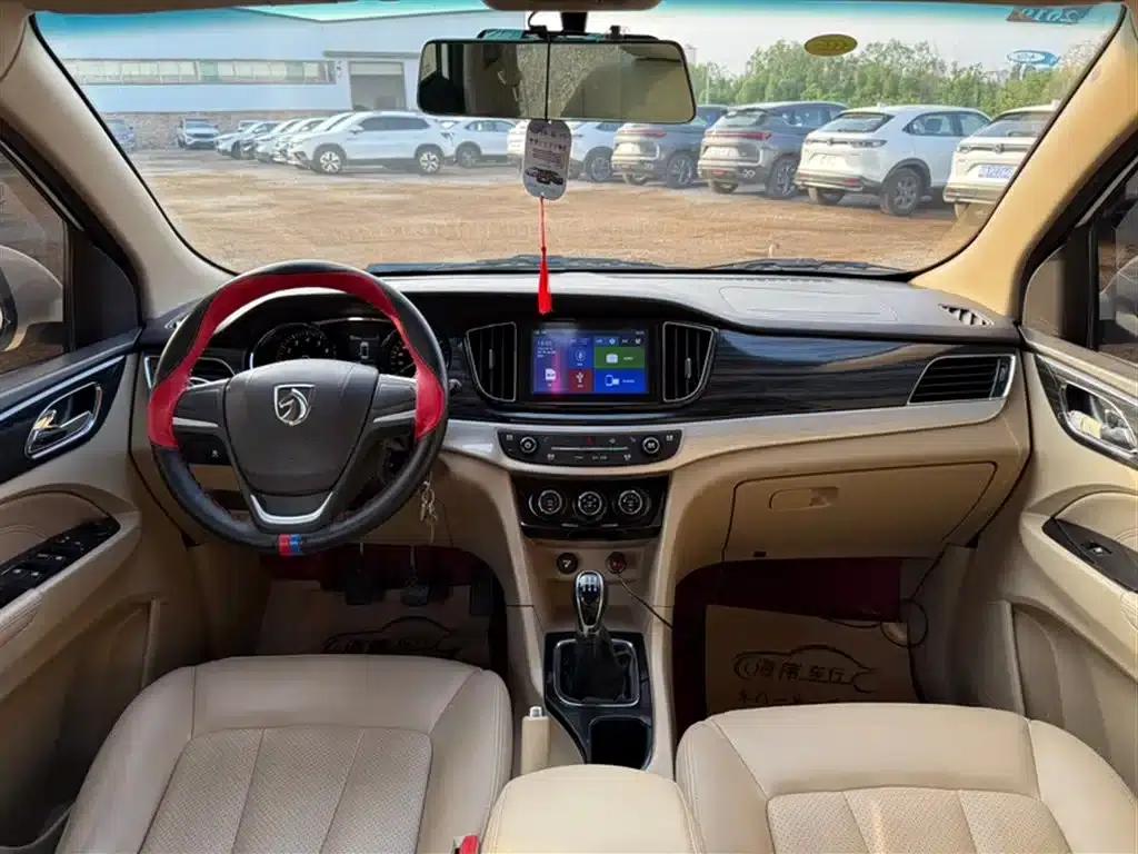 Baojun 730 2016 1.5L Manual Comfort 7-Seater National V Emission Standard — миниатюра 17
