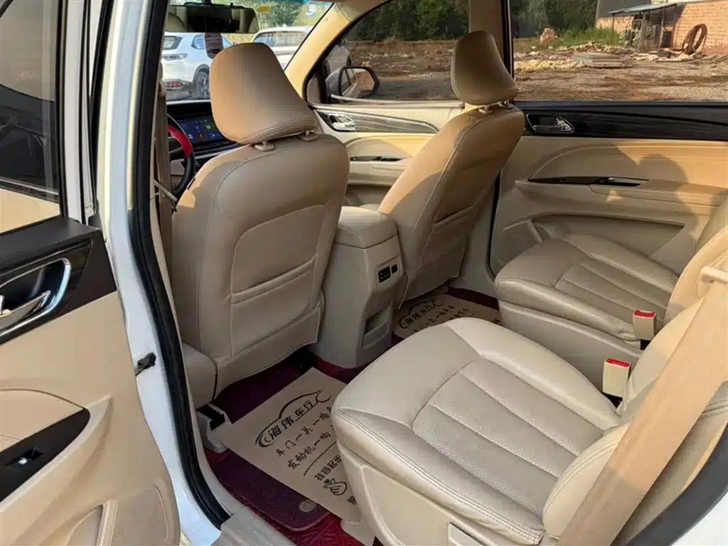 Baojun 730 2016 1.5L Manual Comfort 7-Seater National V Emission Standard — миниатюра 23