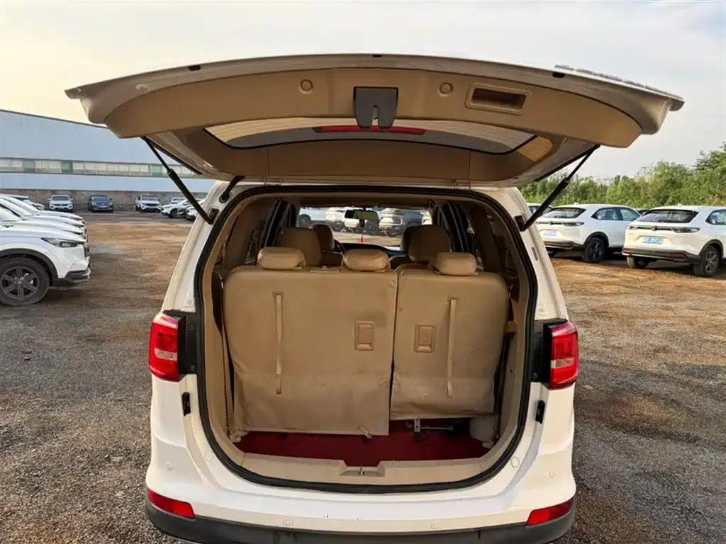 Baojun 730 2016 1.5L Manual Comfort 7-Seater National V Emission Standard — миниатюра 24