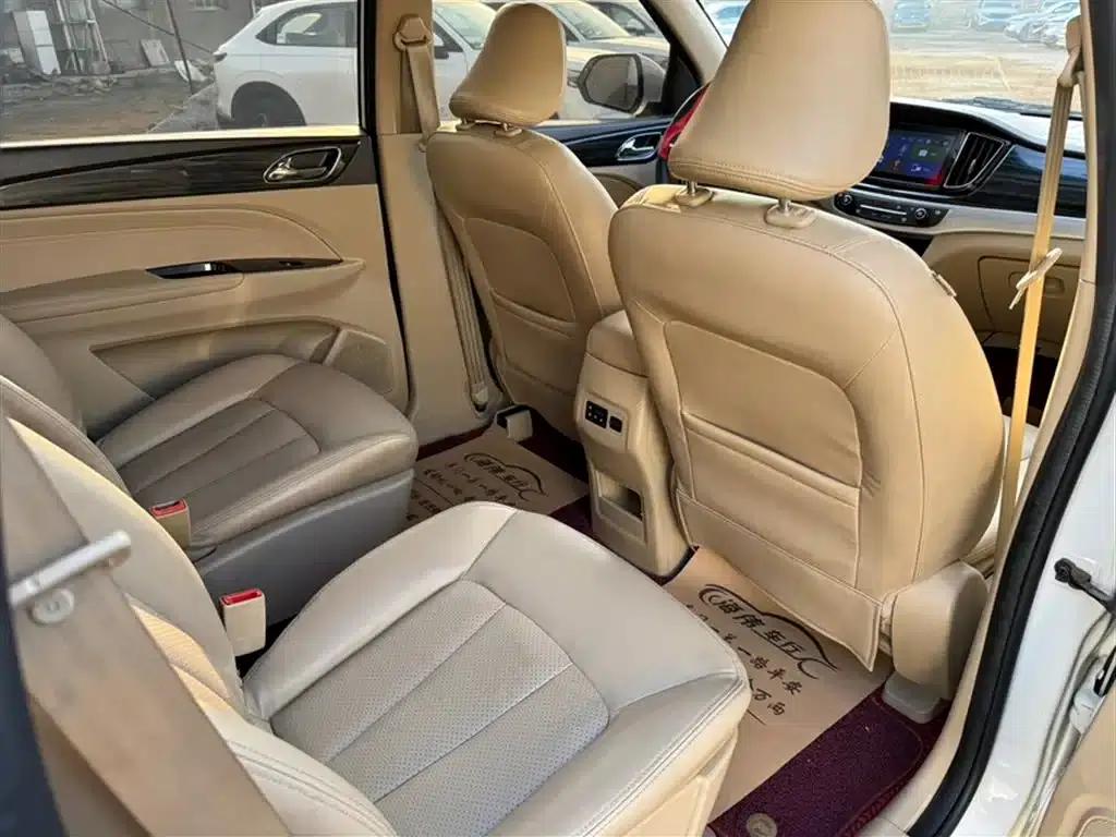Baojun 730 2016 1.5L Manual Comfort 7-Seater National V Emission Standard — миниатюра 4