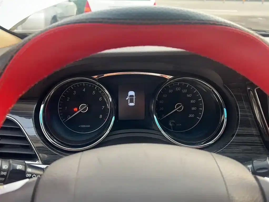 Baojun 730 2016 1.5L Manual Comfort 7-Seater National V Emission Standard — миниатюра 6