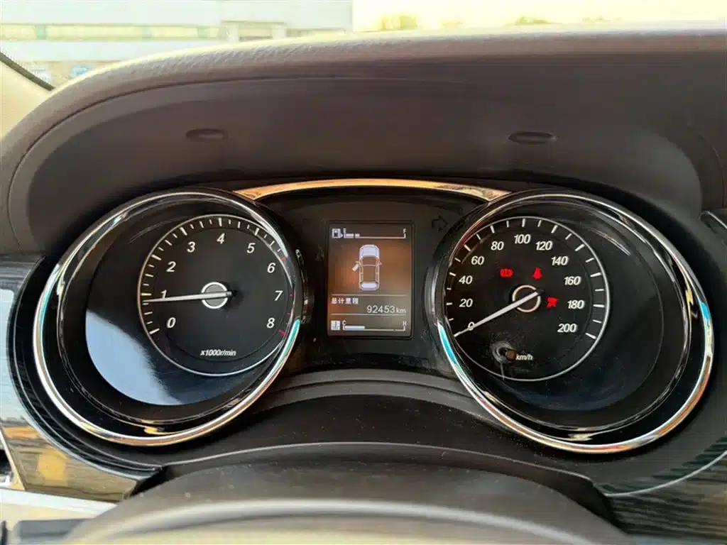 Baojun 730 2016 1.5L Manual Comfort 7-Seater National V Emission Standard — миниатюра 7