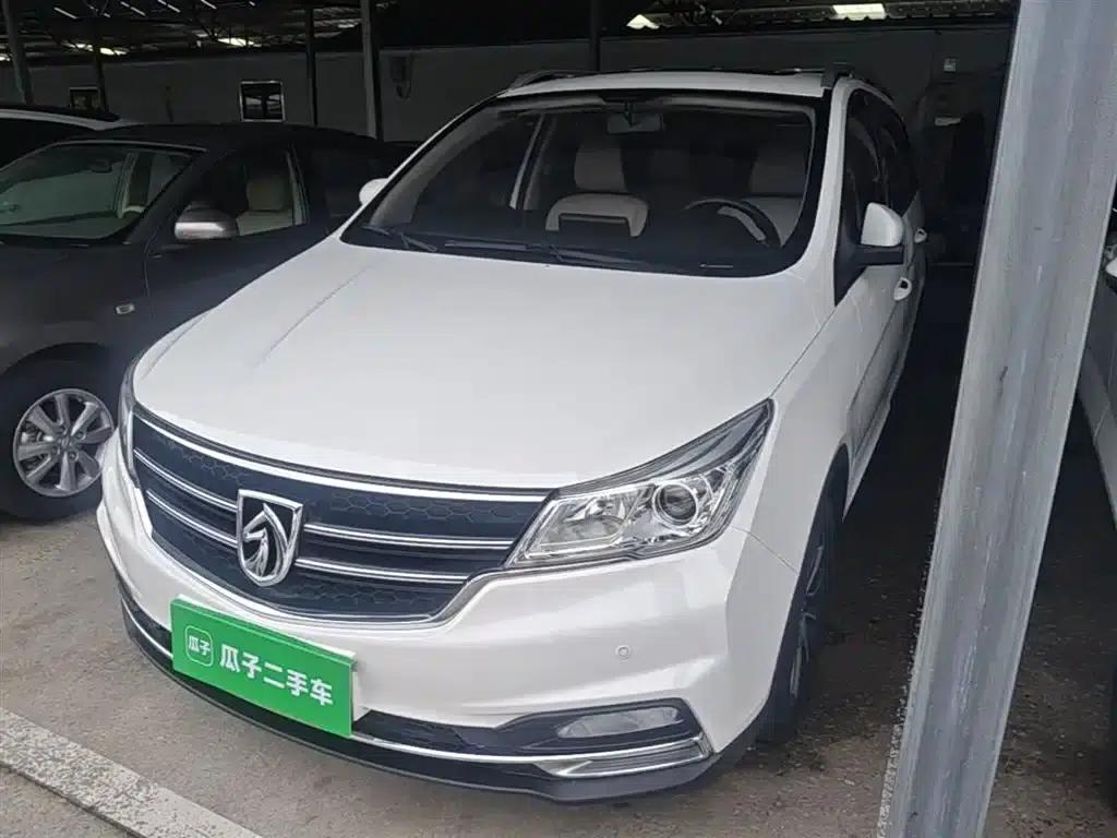 Baojun 730 2019 1.5T Manual Fashion Edition 7-seater National V Emission Standard — миниатюра 1