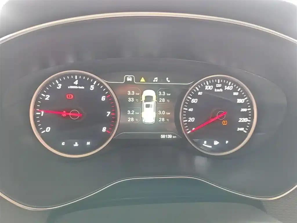 Baojun 730 2019 1.5T Manual Fashion Edition 7-seater National V Emission Standard — миниатюра 12