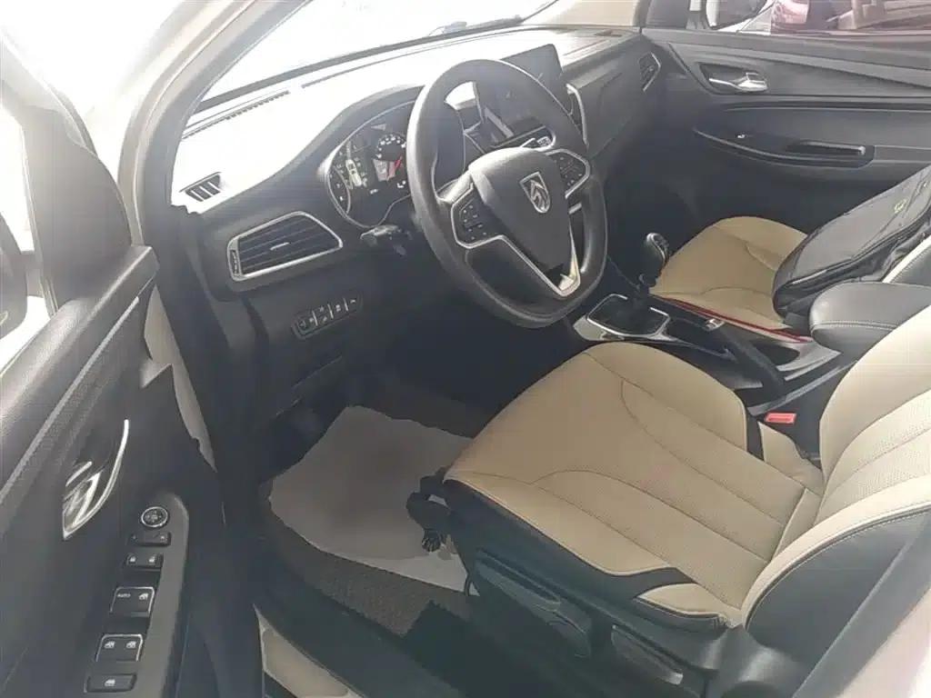 Baojun 730 2019 1.5T Manual Fashion Edition 7-seater National V Emission Standard — миниатюра 16