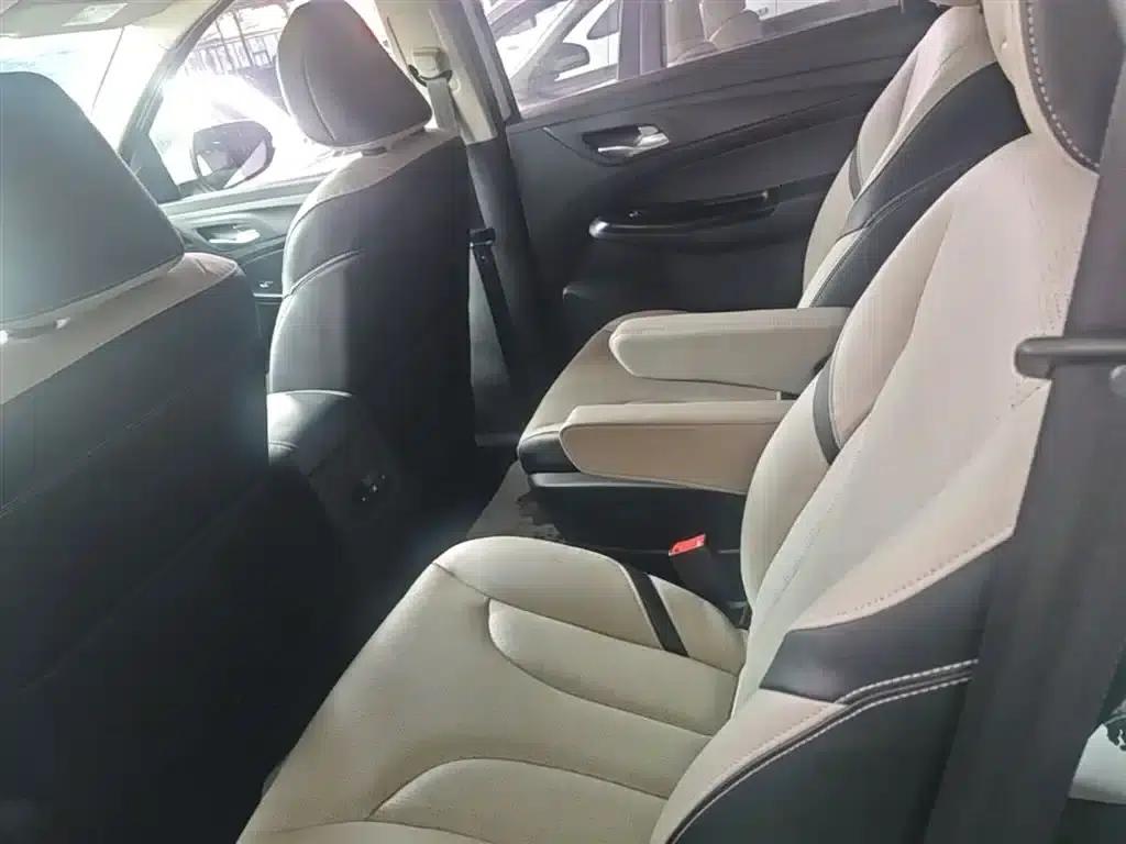 Baojun 730 2019 1.5T Manual Fashion Edition 7-seater National V Emission Standard — миниатюра 17