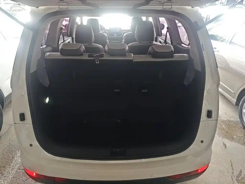 Baojun 730 2019 1.5T Manual Fashion Edition 7-seater National V Emission Standard — миниатюра 19