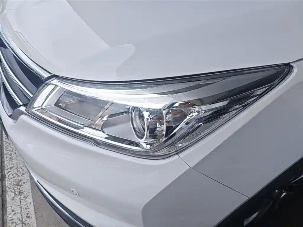 Baojun 730 2019 1.5T Manual Fashion Edition 7-seater National V Emission Standard — миниатюра 24