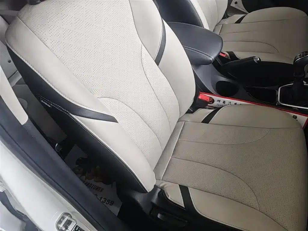 Baojun 730 2019 1.5T Manual Fashion Edition 7-seater National V Emission Standard — миниатюра 25