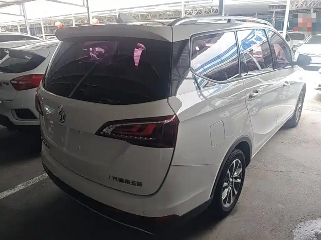 Baojun 730 2019 1.5T Manual Fashion Edition 7-seater National V Emission Standard — миниатюра 7