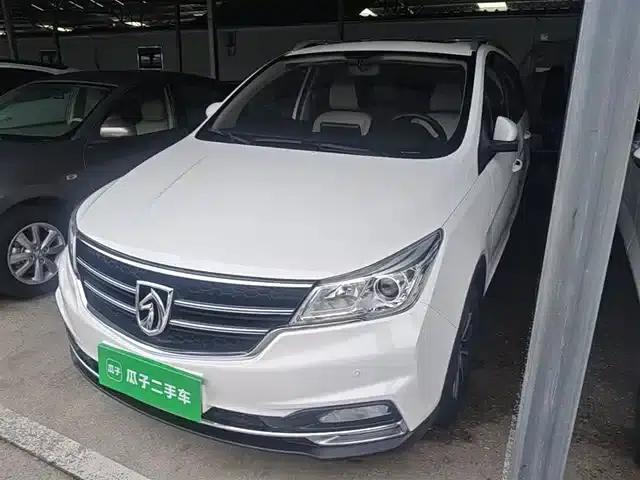Baojun 730 2019 1.5T Manual Fashion Edition 7-seater National V Emission Standard