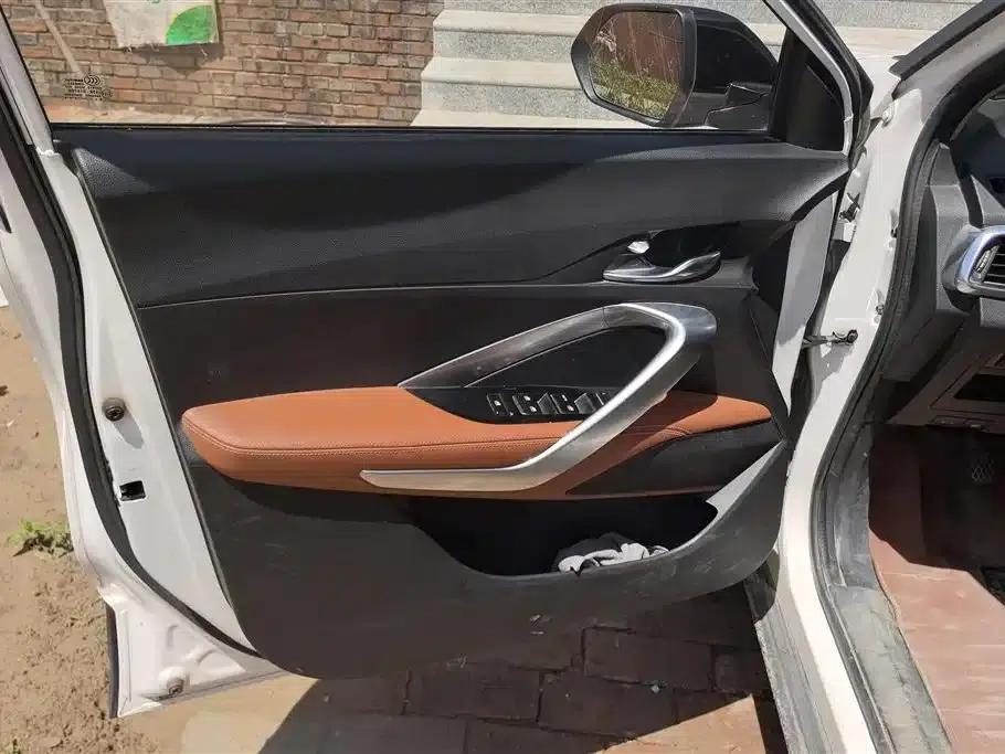 Baojun 510 2019 1.5L Manual Premium Edition (National V Emission Standard) — миниатюра 7