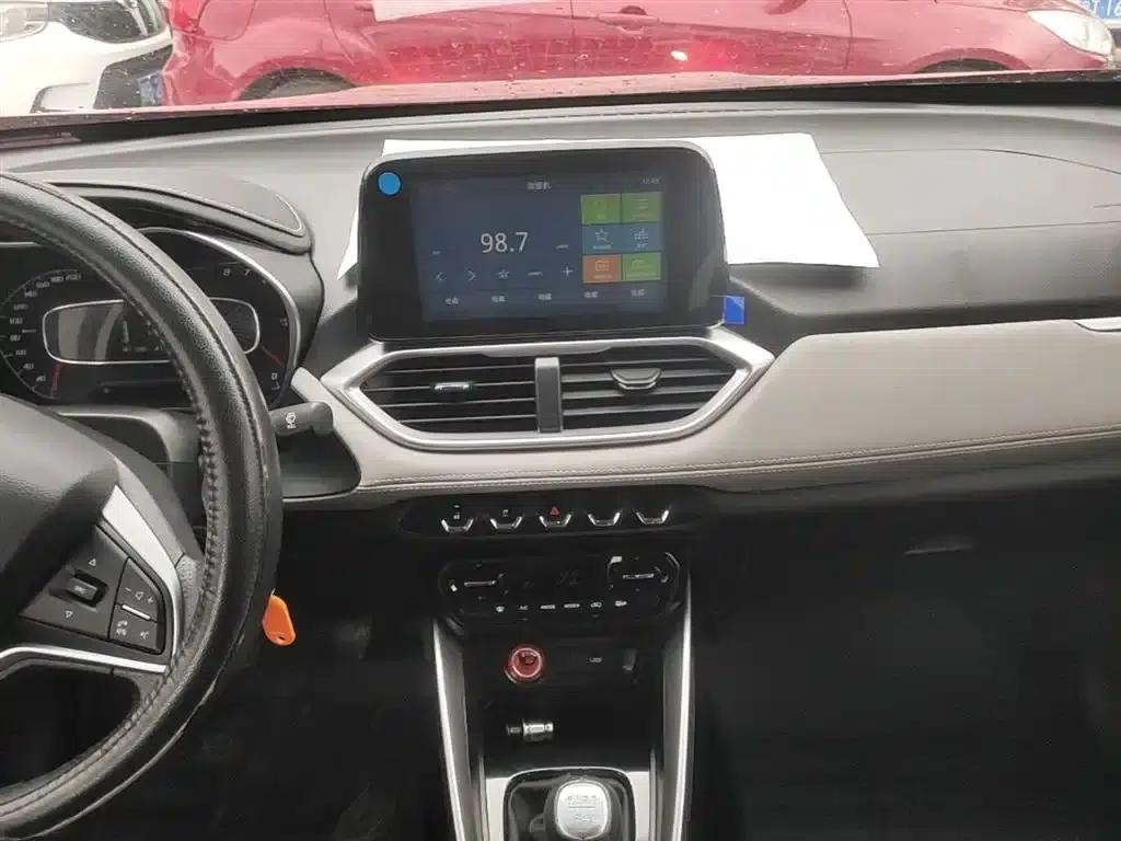 Baojun 510 2017 1.5L Manual Fashion Edition — миниатюра 13