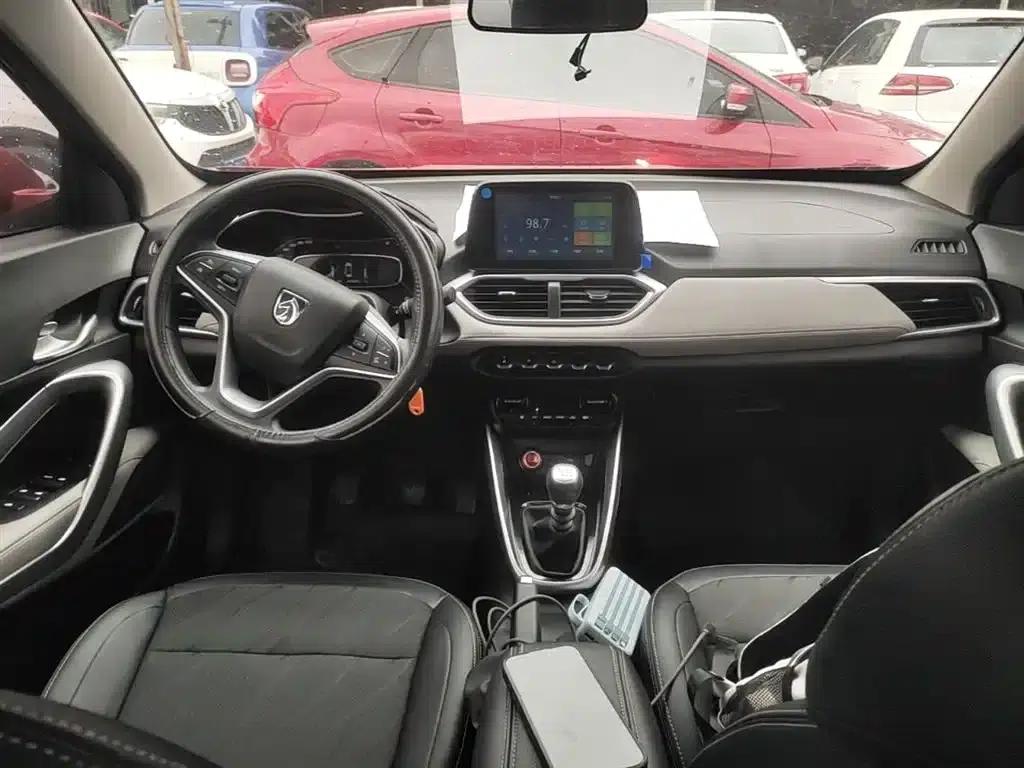 Baojun 510 2017 1.5L Manual Fashion Edition — миниатюра 10