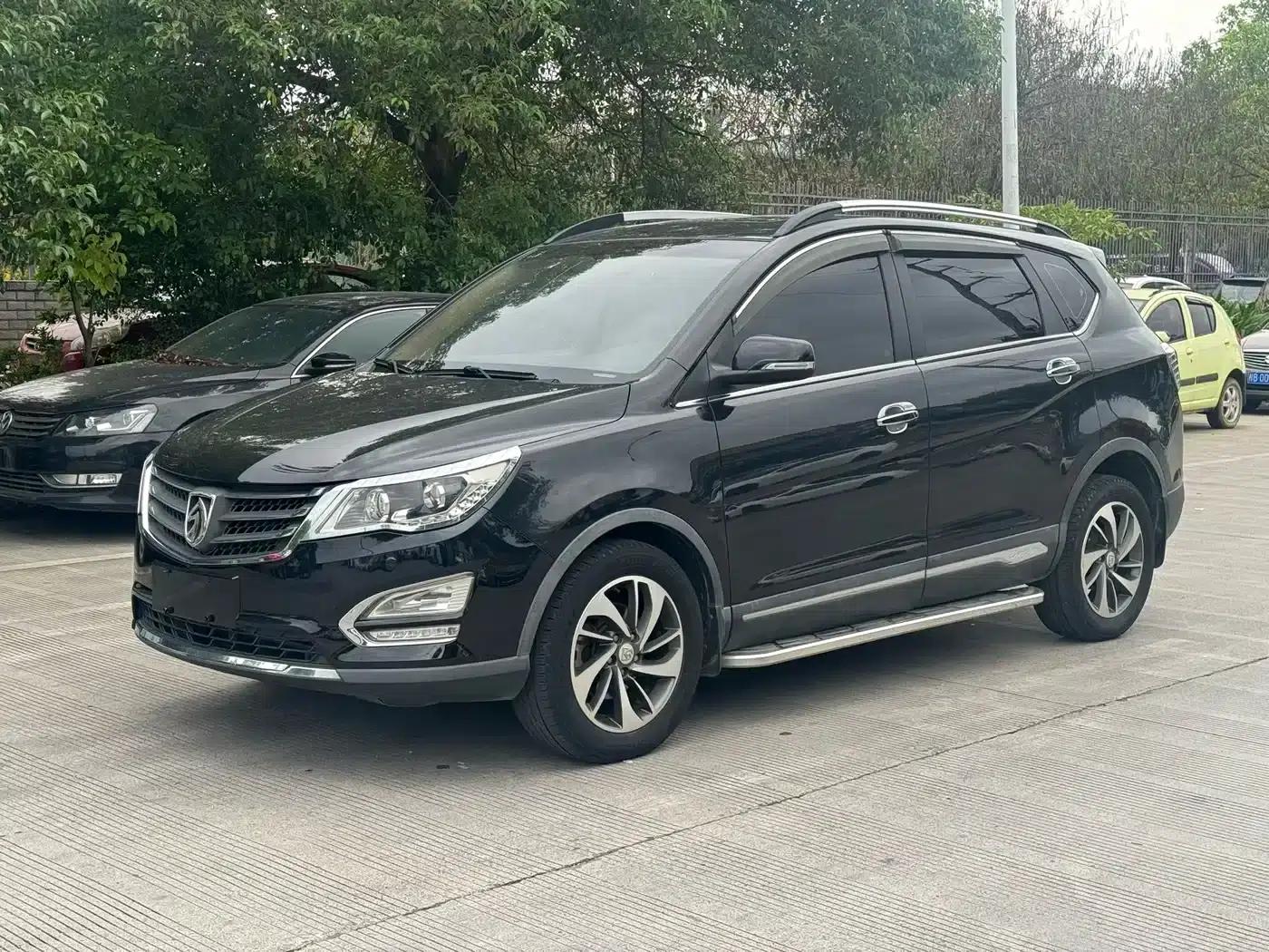 Baojun 560 2015 1.8L Manual Deluxe Edition — миниатюра 1