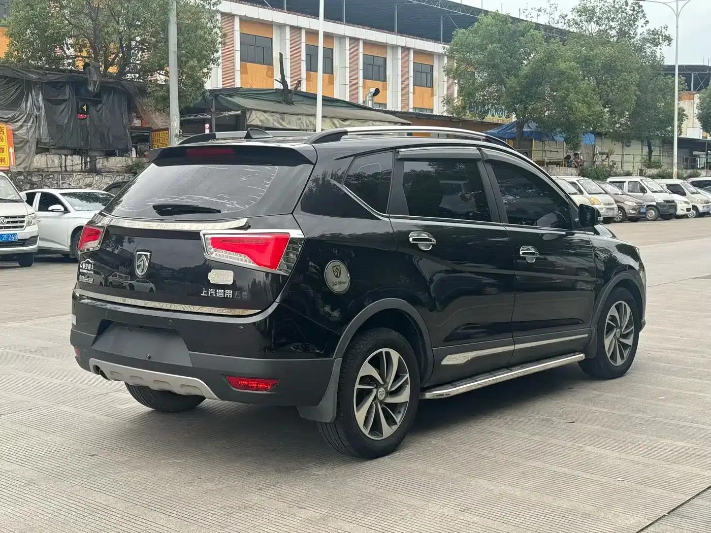 Baojun 560 2015 1.8L Manual Deluxe Edition — миниатюра 4