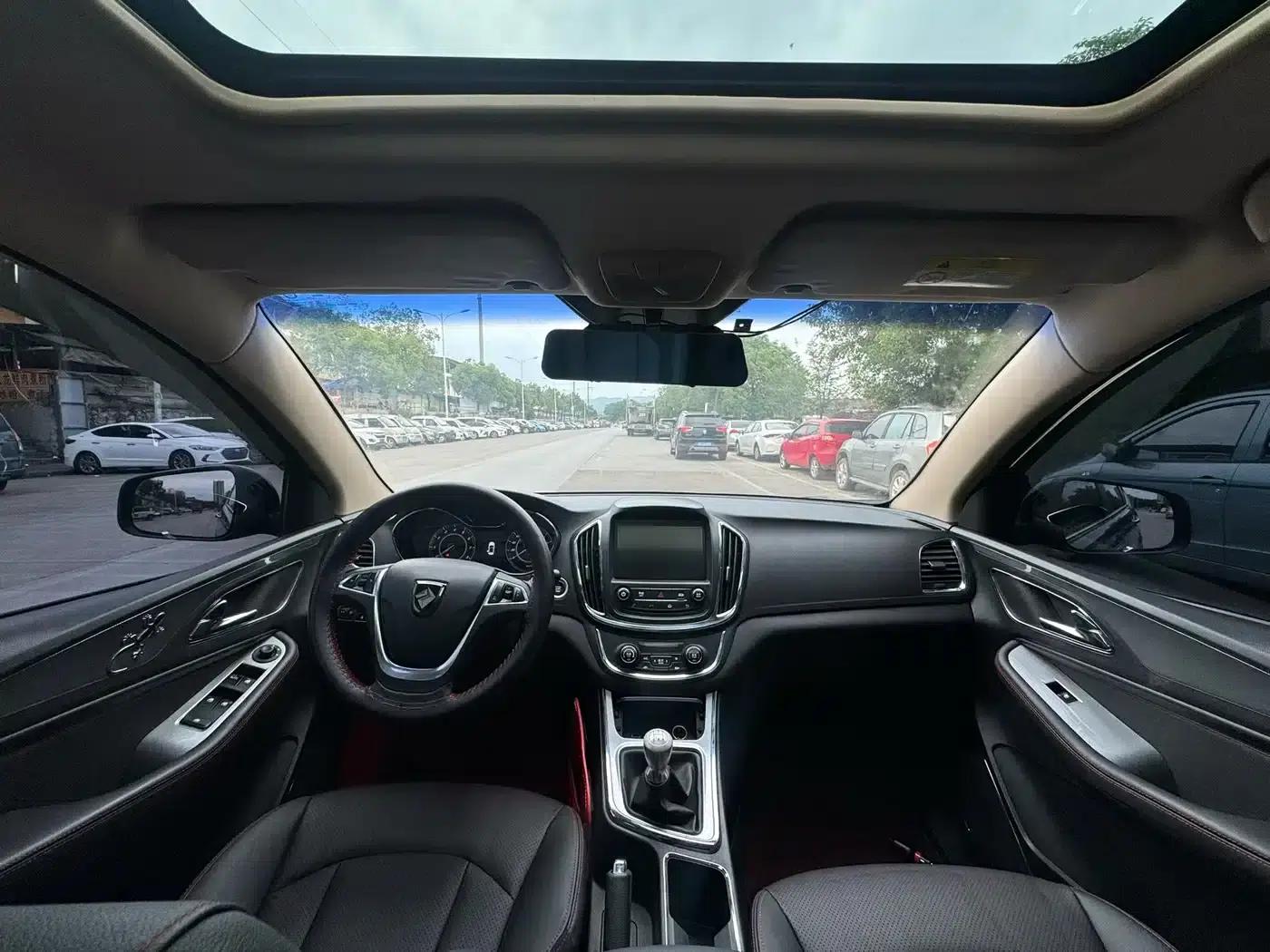 Baojun 560 2015 1.8L Manual Deluxe Edition — миниатюра 8