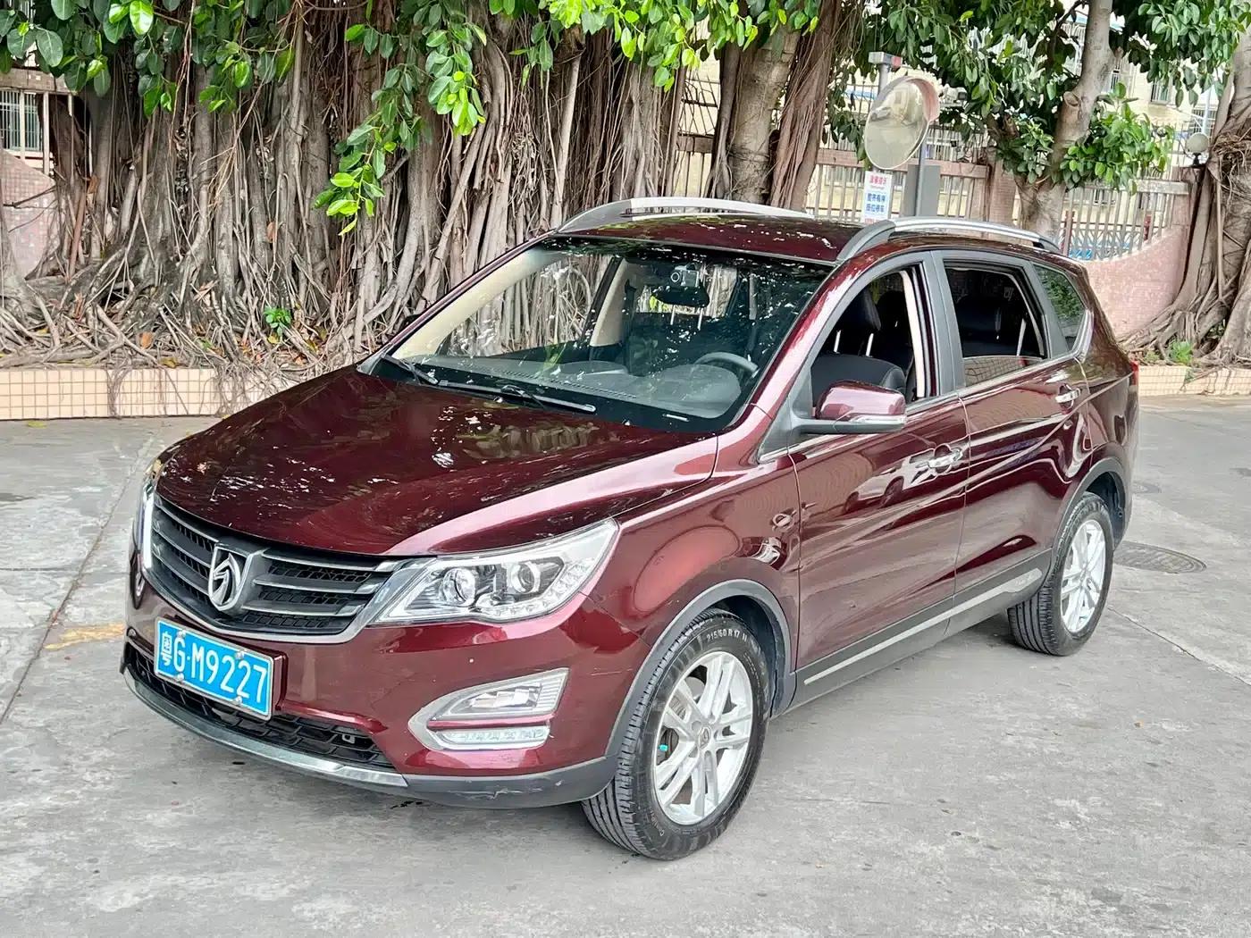 Baojun 560 2016 1.8L Manual Deluxe Edition — миниатюра 1