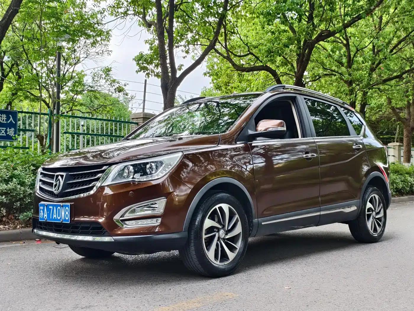 Baojun 560 2015 1.8L Manual Deluxe Edition — миниатюра 1