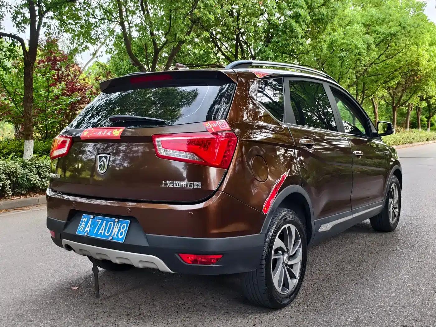 Baojun 560 2015 1.8L Manual Deluxe Edition — миниатюра 4