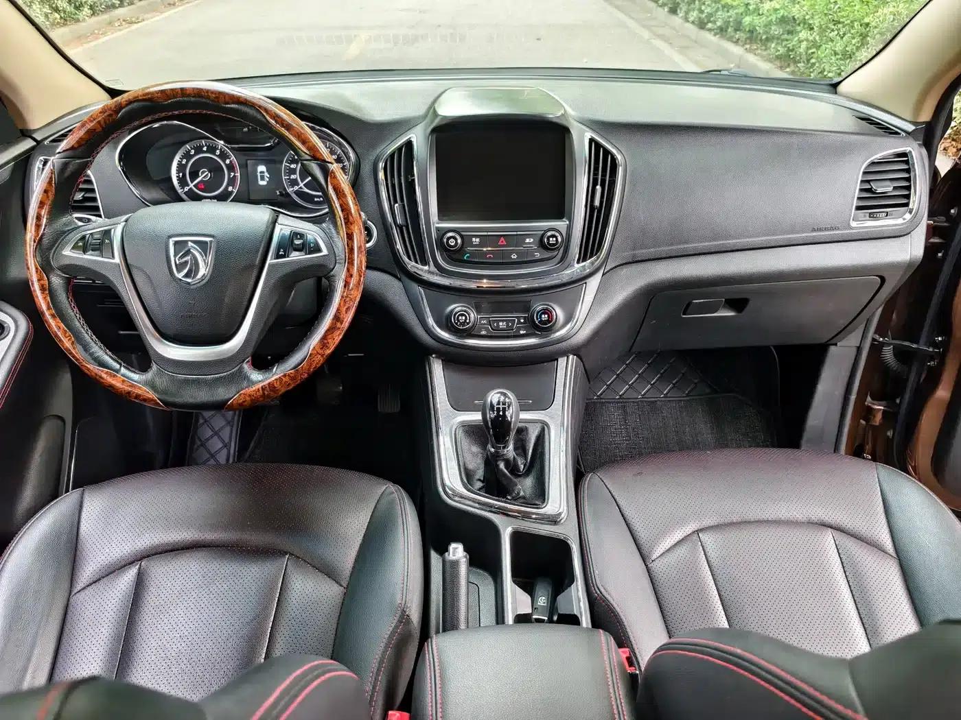 Baojun 560 2015 1.8L Manual Deluxe Edition — миниатюра 7
