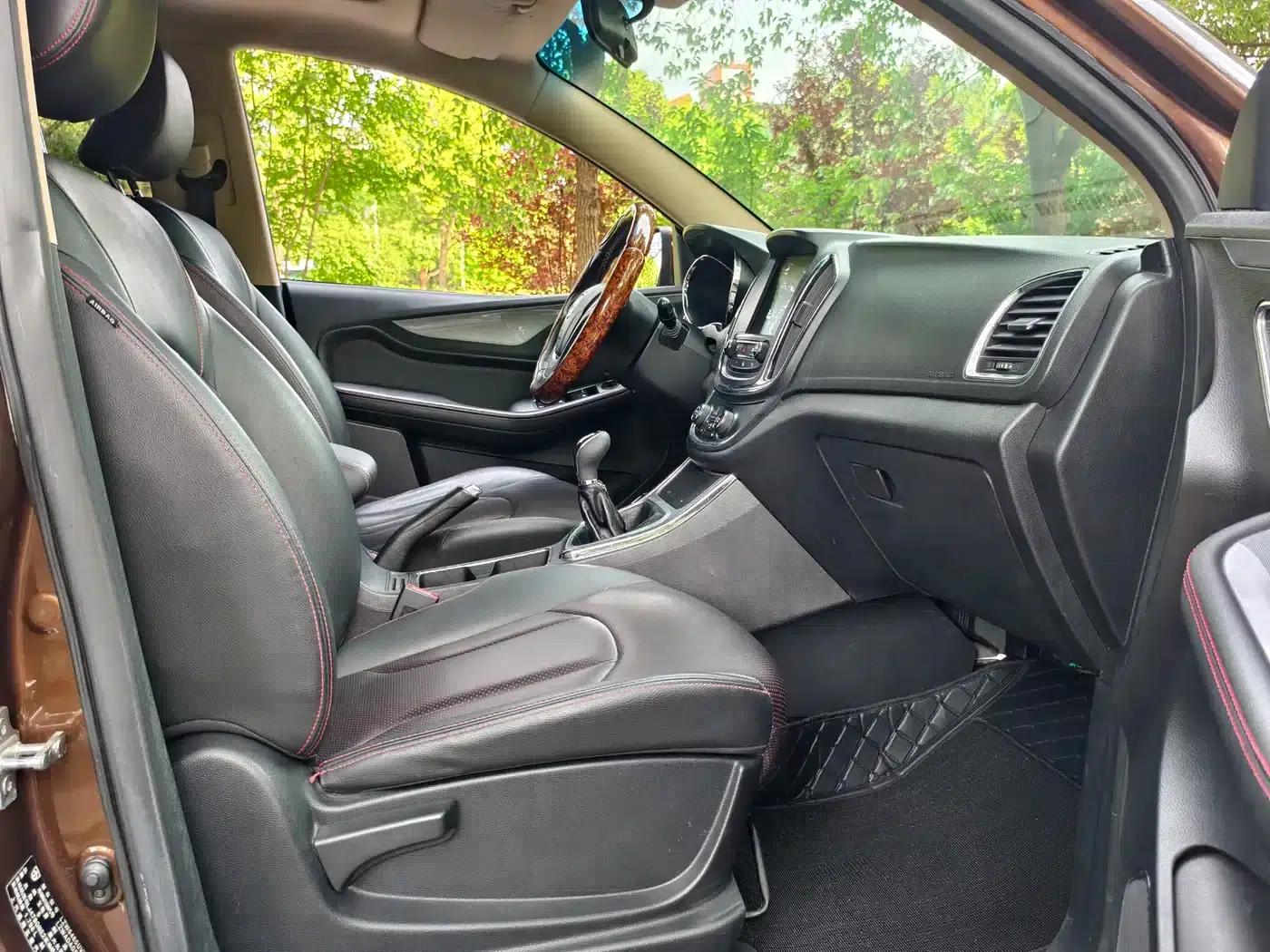 Baojun 560 2015 1.8L Manual Deluxe Edition — миниатюра 9