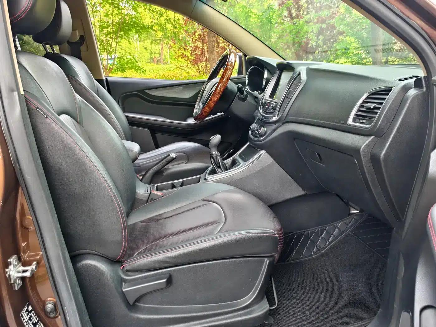 Baojun 560 2015 1.8L Manual Deluxe Edition — миниатюра 10